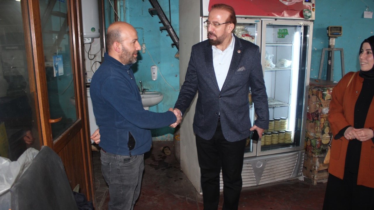 Ak Parti İstanbul Milletvekili Adayı Şatıroğlu Hal Esnafını Ziyaret Etti