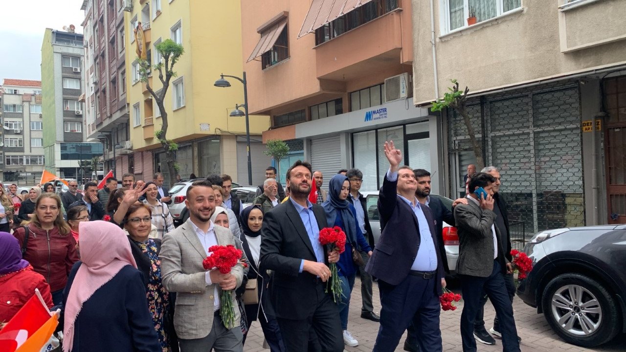 Ak Parti İstanbul Milletvekili Adayı Günday, Sevgi Yürüyüşüne Katıldı