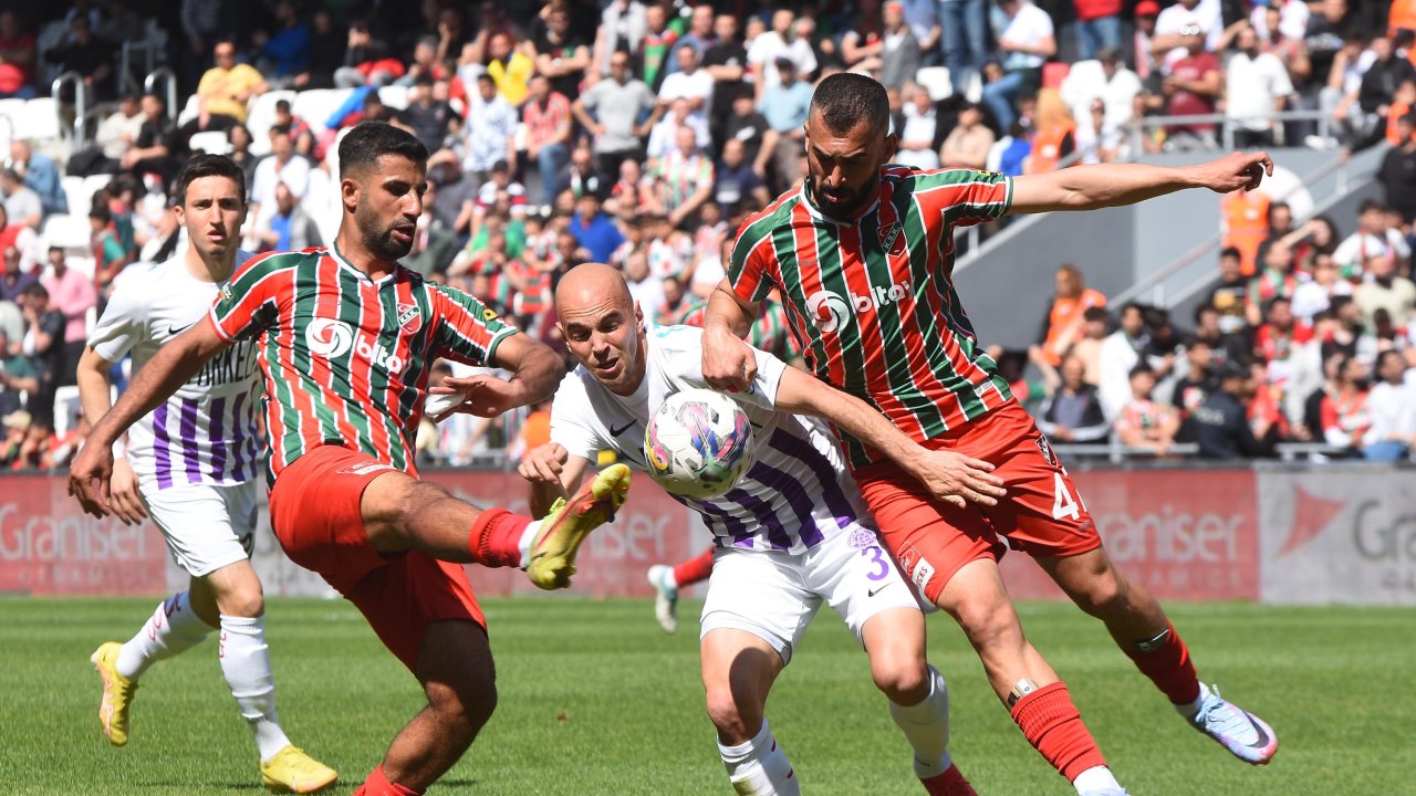 Karşıyaka, Lider Mersin'e Konuk Oluyor