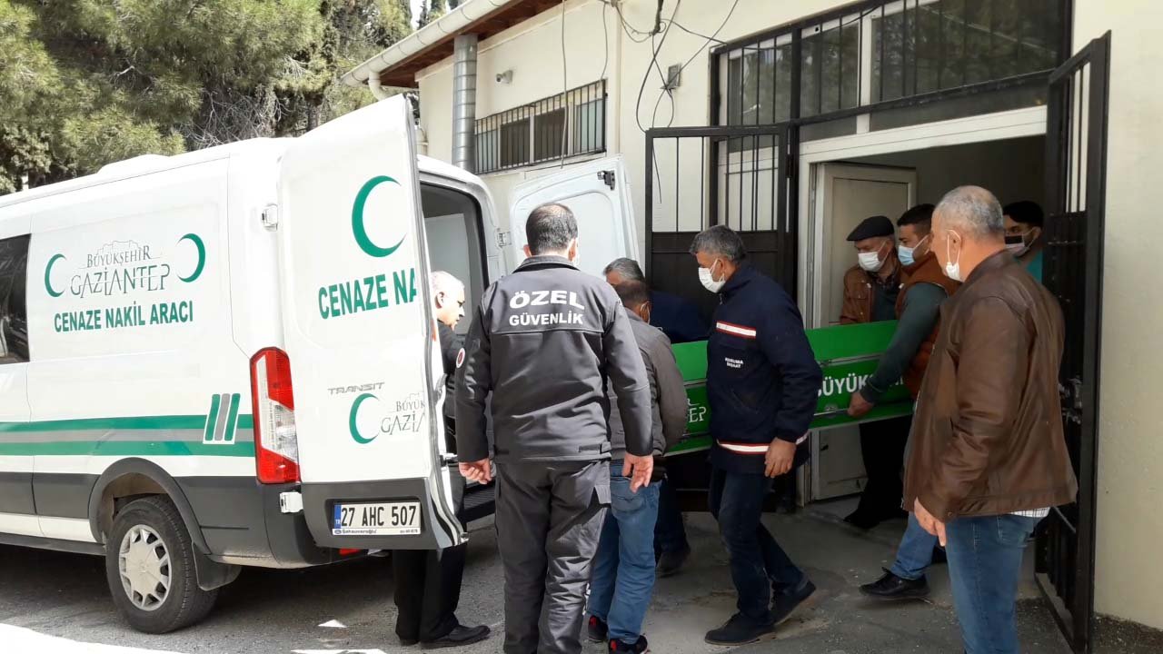 Kahvehane Önünde Tüfekle Vurulan Asansör Tamircisi Öldü