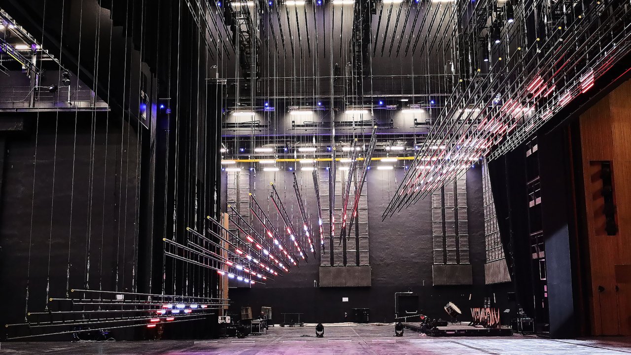 Akm’deki Opera Salonunun Sahne Teknolojisi Tanıtıldı