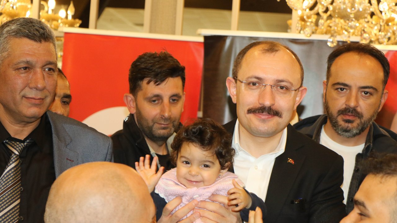 Bakan Muş: Bir Tarafta 7'li Koalisyon, Bir Tarafta Recep Tayyip Erdoğan Var