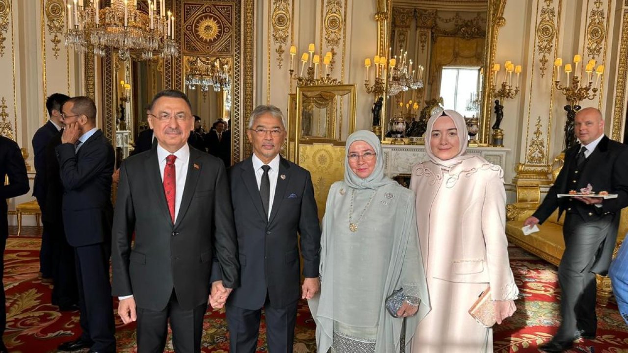 3'üncü Charles'ın Taç Giyme Töreninde Türkiye'yi Fuat Oktay Temsil Etti