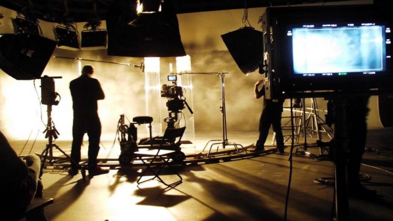 Işık Teknisyeni Nasıl Olunur, Ne Kadar Maaş Alır?