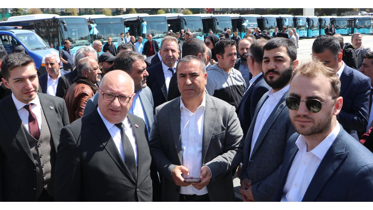 İmamoğlu'nun Miting Yapacağı Alanda Araç Tanıtımına Chp'lilerden Tepki