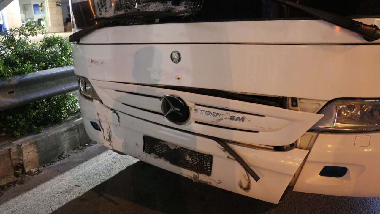 İşçi Servis Otobüsüyle Çarpışan Motosiklet Sürücüsü Öldü