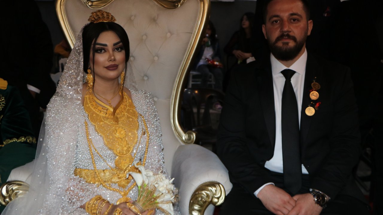Hakkari'de İranlı Geline 2,5 Kilo Altın, Damada 5 Milyon Lira Takıldı