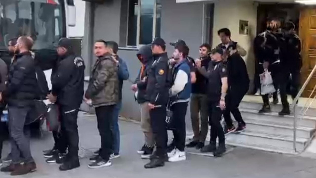 Sahte Sitelerle 3 Milyar Liralık Vurgunda Gözaltı Sayısı 220'ye Çıktı; Şüpheliler Adliyede