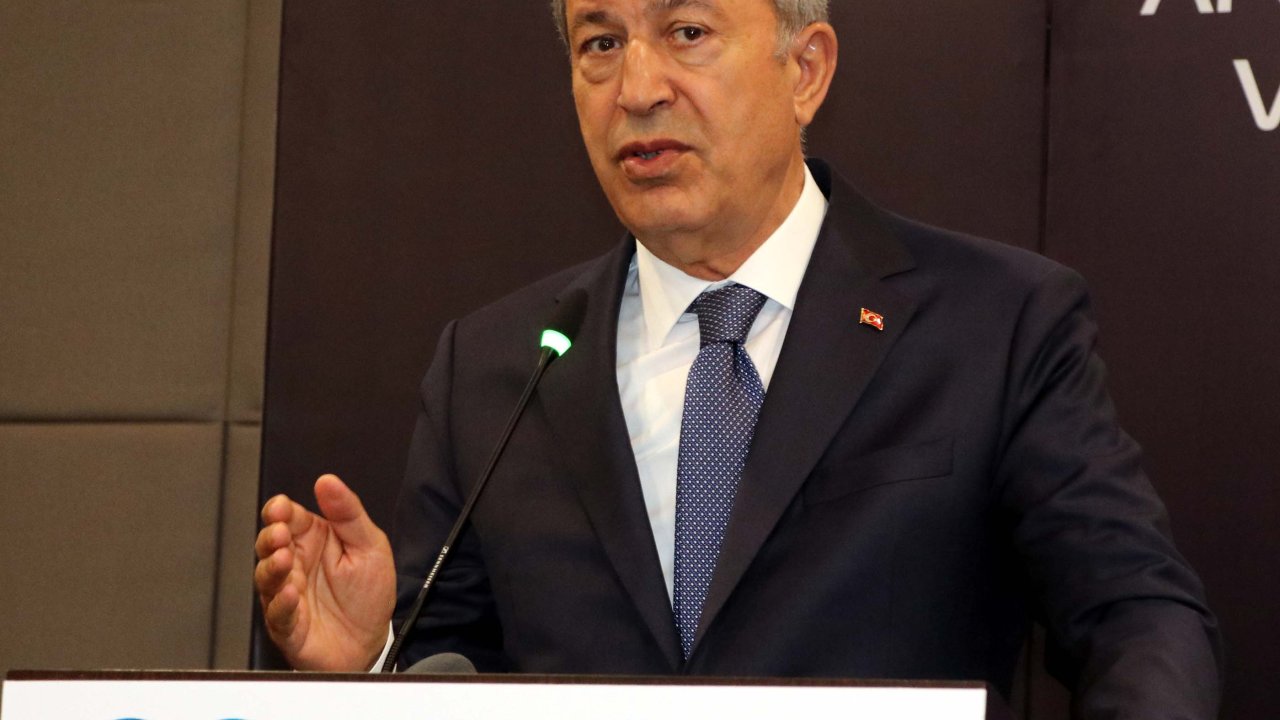 Bakan Akar: Elektrikli Araçların Geliştirilmesi İçin Batarya Çalışmalarına Büyük Yatırım Yapılıyor