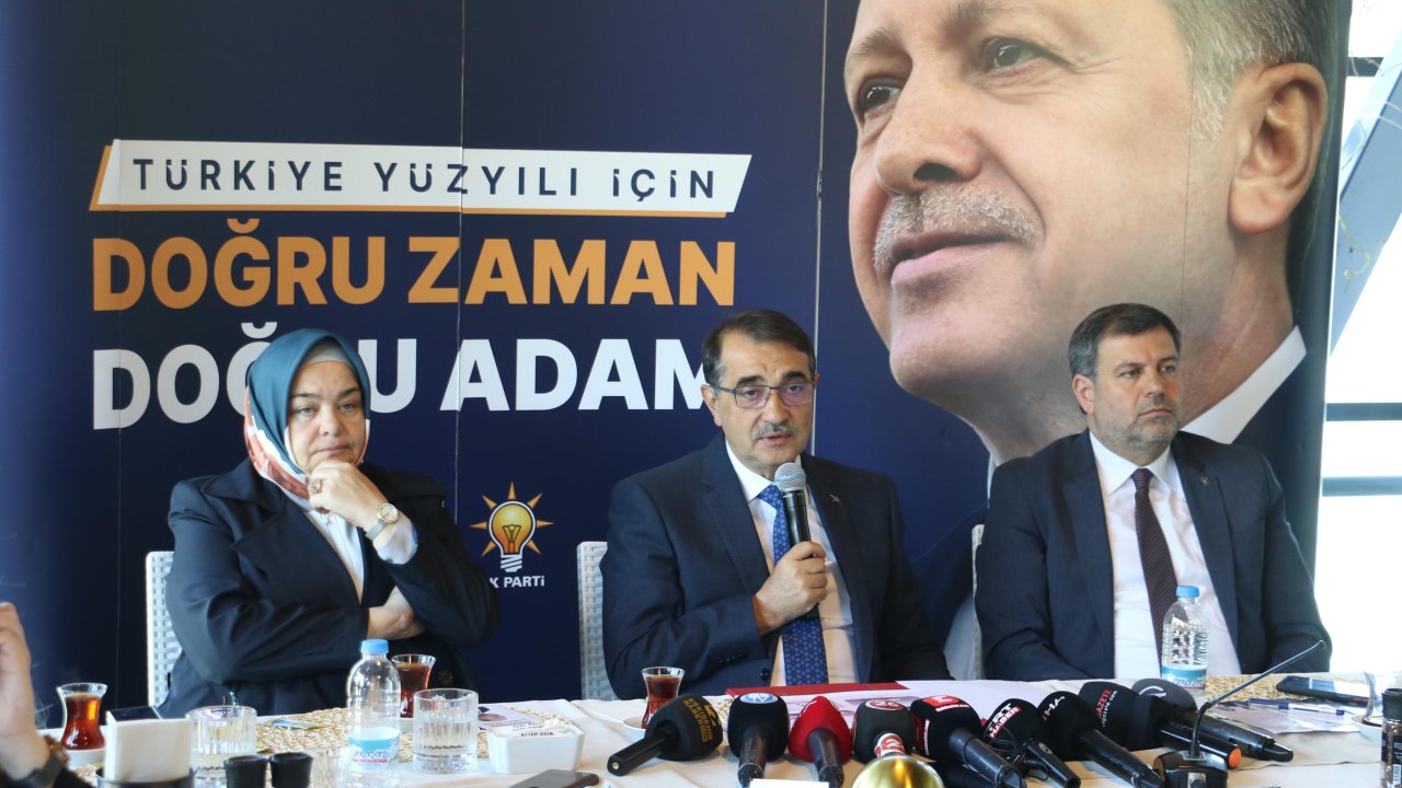 Bakan Dönmez: Hidrokarbon Aramaları Konusunda Dünyanın Dört Bir Tarafından Teklifler Alıyoruz