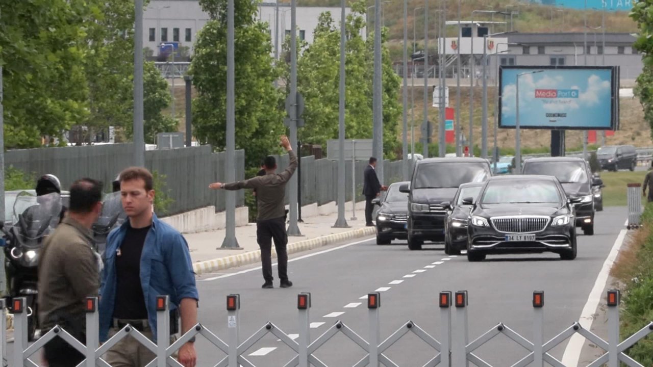 Cumhurbaşkanı Erdoğan, cuma namazını Ali Kuşçu Camii’nde kıldı