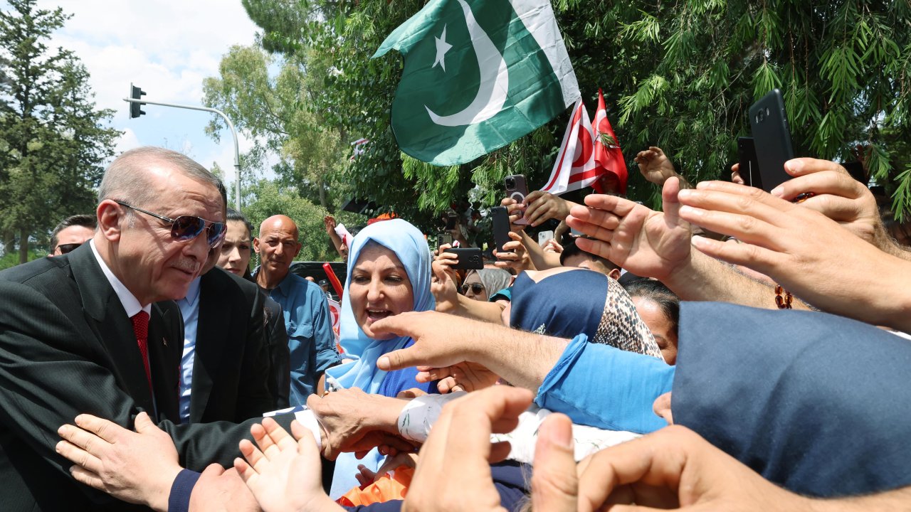 Cumhurbaşkanı Erdoğan, Lefkoşa Atatürk Anıtı’nı ziyaret etti - EK FOTOĞRAFLAR