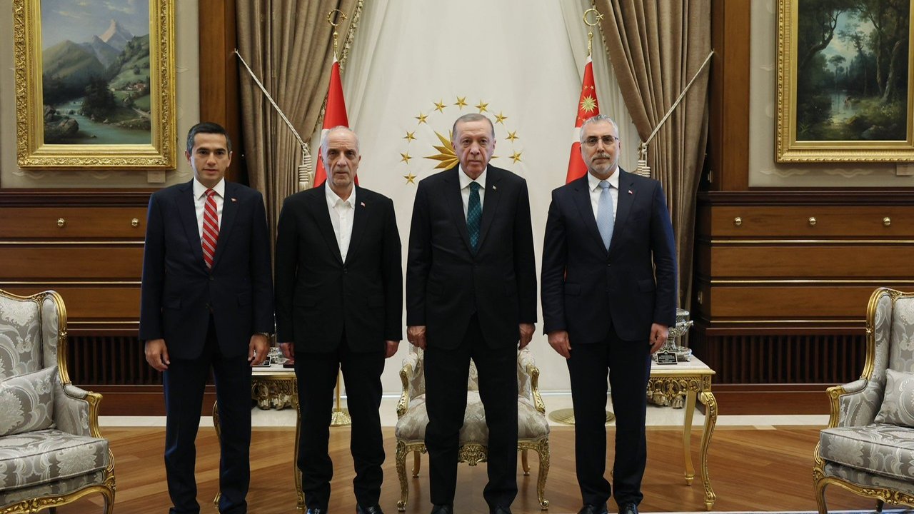 Cumhurbaşkanı Erdoğan, Asgari Ücret Komisyonu tarafları ile bir araya geldi