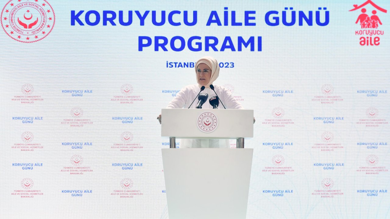 Emine Erdoğan koruyucu ailelerle bir araya geldi