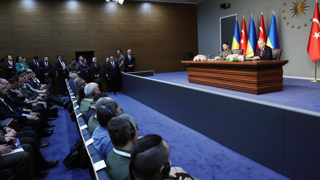 Geniş haber // Cumhurbaşkanı Erdoğan, Ukrayna Devlet Başkanı Zelenski'yle ortak basın açıklaması yaptı