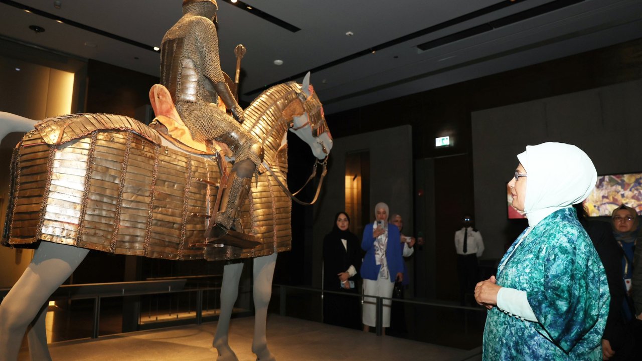 Emine Erdoğan Doha’da İslam Eserleri Müzesi’ni ziyaret etti