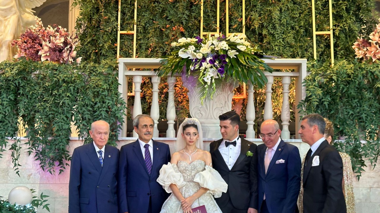 MHP Genel Başkanı Devlet Bahçeli, Ankara'da nikah şahidi oldu