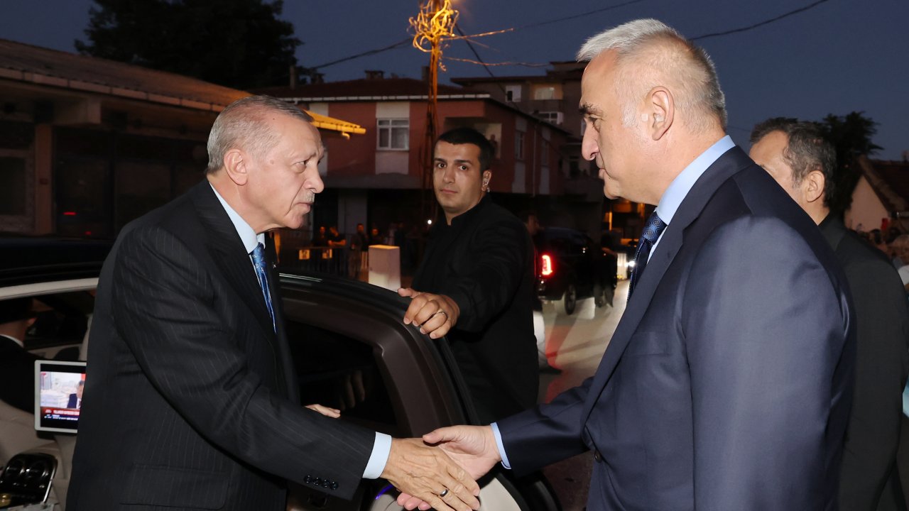 //Yeniden//Cumhurbaşkanı Erdoğan Pendik'te Cemevi'ni ziyaret etti