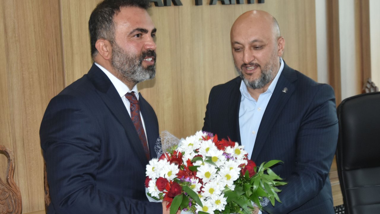AK Parti Bitlis İl Başkanlığında devir teslim töreni yapıldı