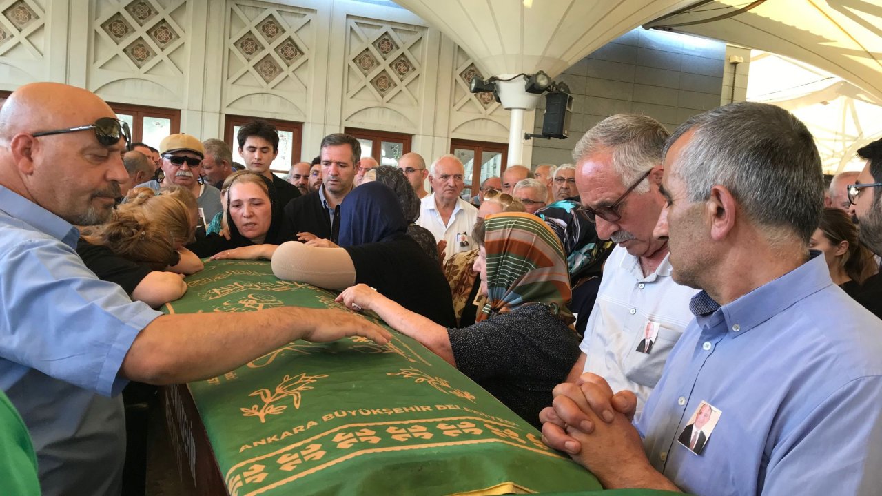 CHP eski ilçe başkanı için iki cenaze namazı kılındı