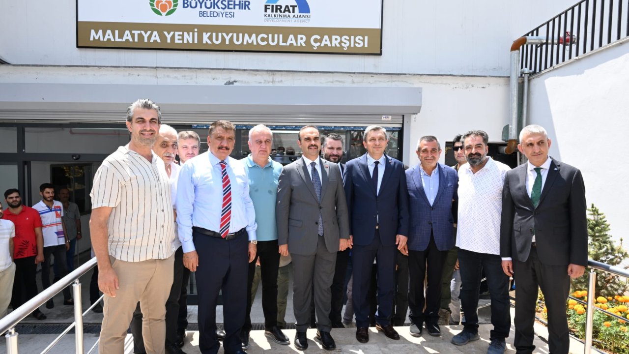 Bakan Kacır: Deprem bölgesindeki KOBİ'lerin 2023 yılı KOSGEB borçları silindi (2)