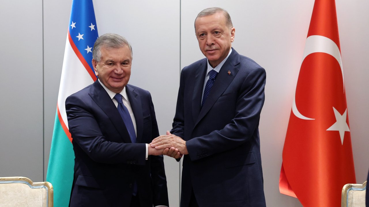 Cumhurbaşkanı Erdoğan, Özbekistan Cumhurbaşkanı Mirziyoyev ile görüştü