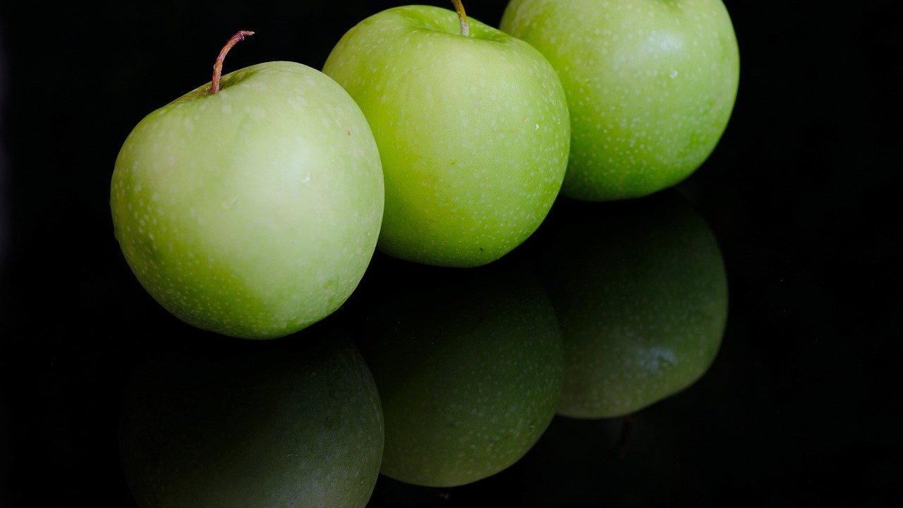 Alzheimer Riski Elma ve Flavonoidler Açısından Zengin Diğer Gıdalar Tüketilerek Azaltılabilir"