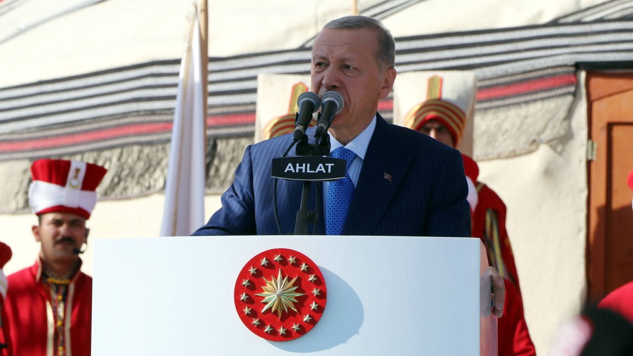 Cumhurbaşkanı Erdoğan: Ölmüş atı kamçılamanın kimseye faydası olmaz (2)