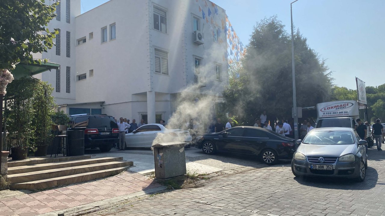 Elektrik trafosunda çıkan yangın panik yarattı