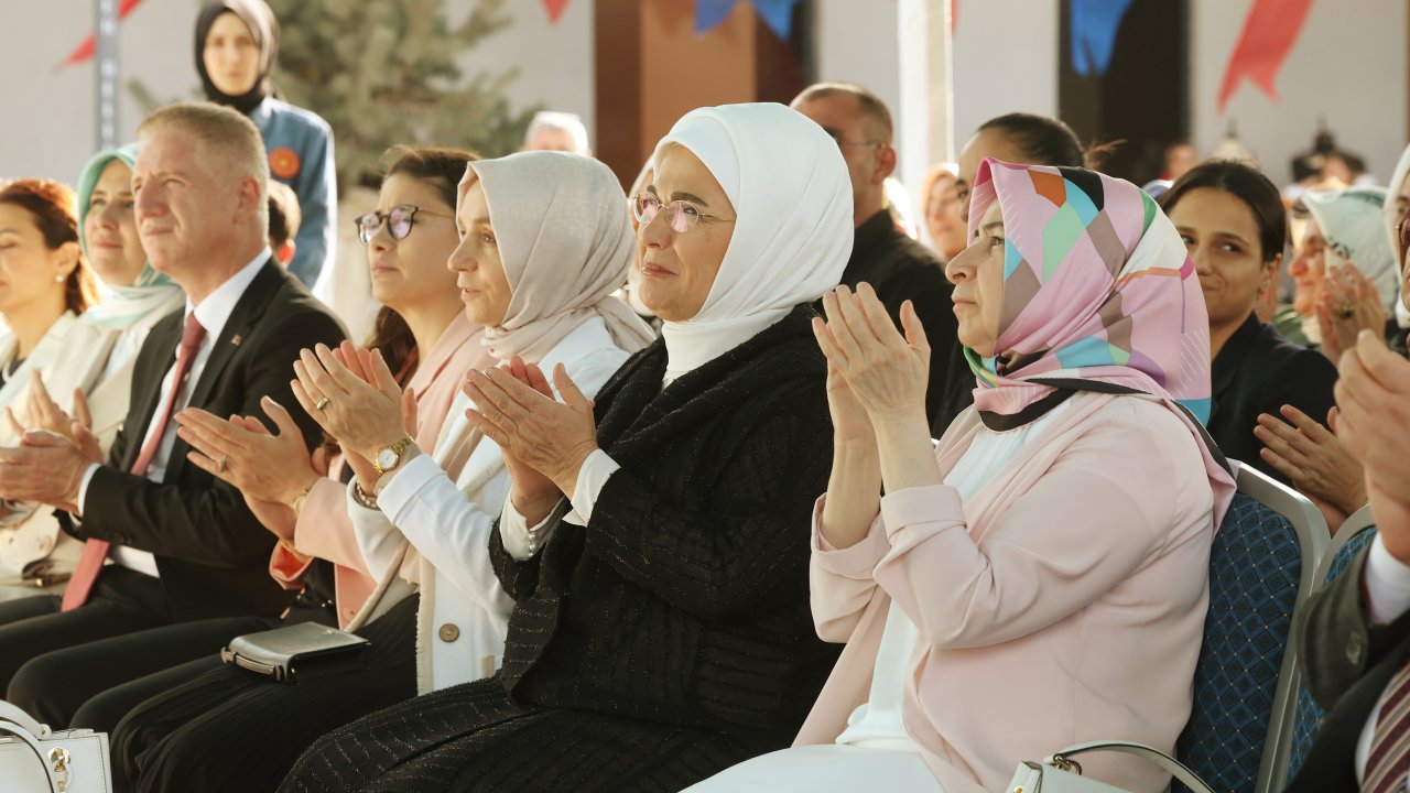 Emine Erdoğan, Şule Yüksel Şenler Hanımlar Konağı'nın açılışına katıldı