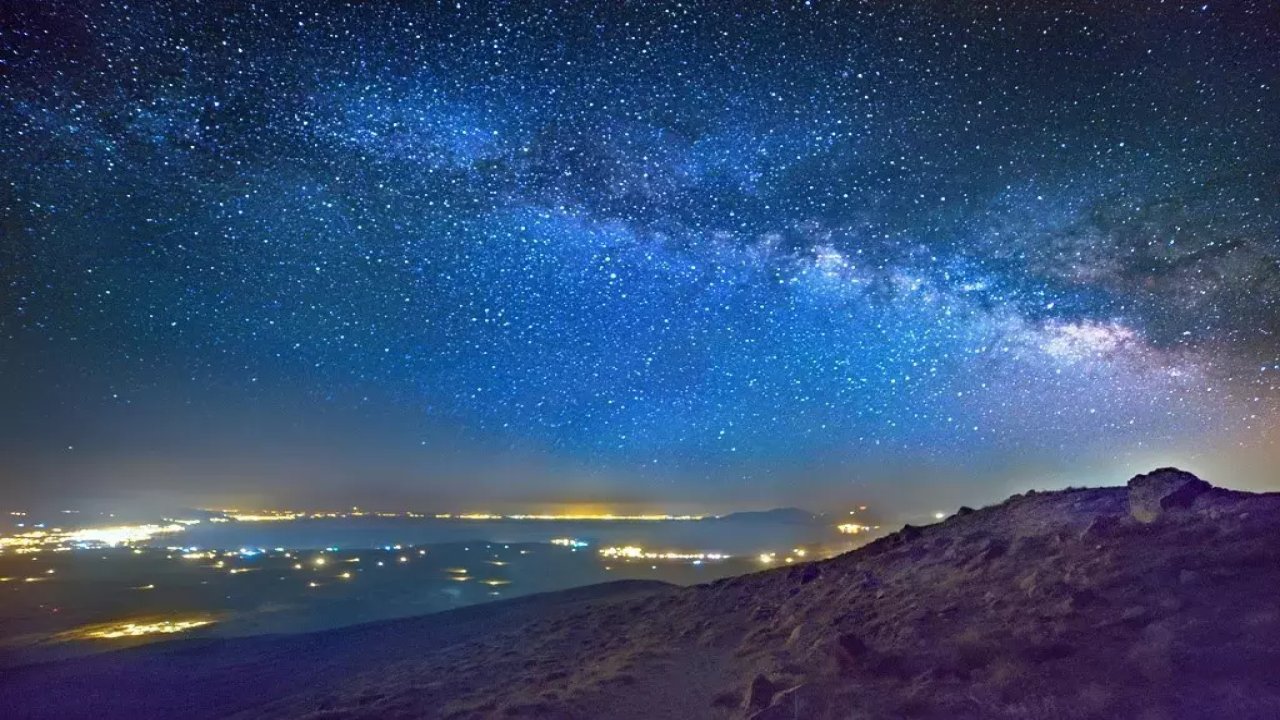 Bitlis'te muazzam görüntü! Gökyüzü kendine hayran bıraktırdı