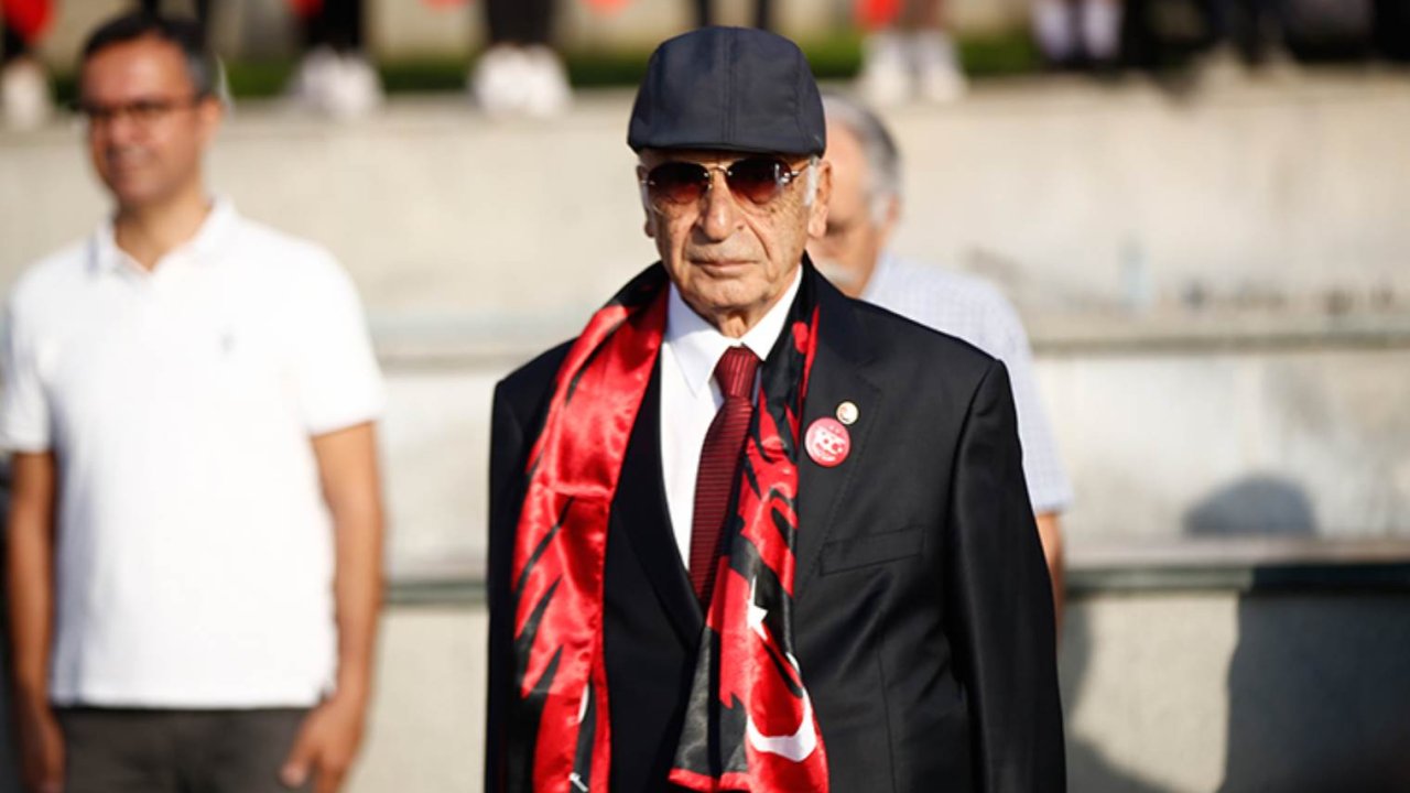 Bugün saat 9'u 5 geçe hayat durdu