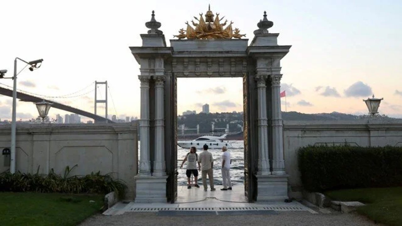 Dolmabahçe Sarayı nerede? Dolmabahçe Sarayı'na nasıl giderim?