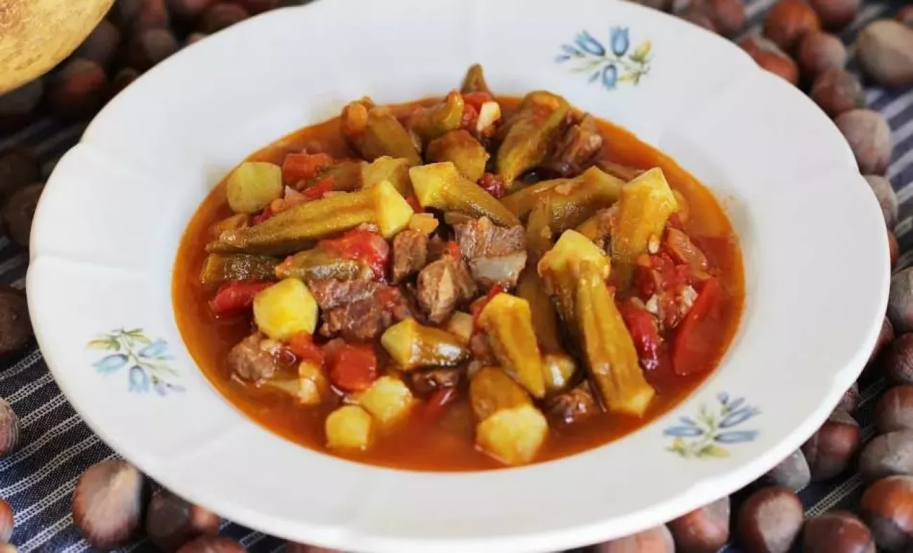 Çorba Değil Kendi Başına Bir Ziyafet : Konya Usulü Bamya Çorbası