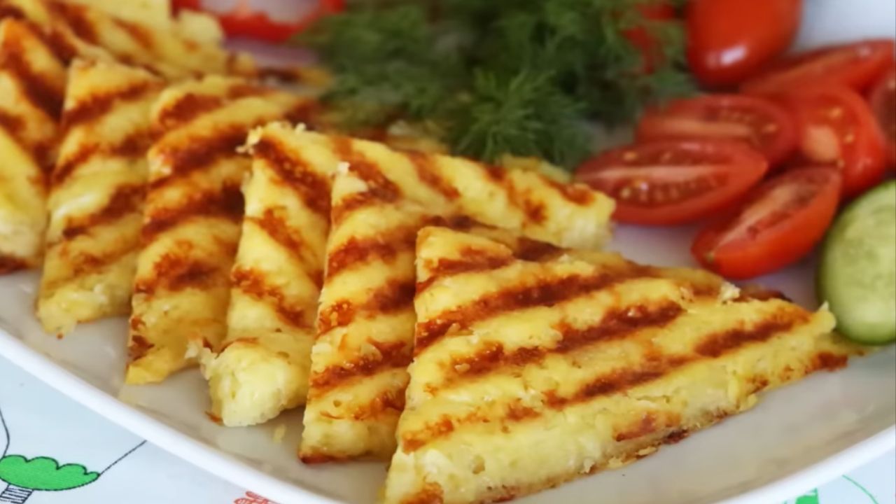 Acıkan kişinin halinden anlayan lezzet! Ekmeksiz patates tostu tarifi