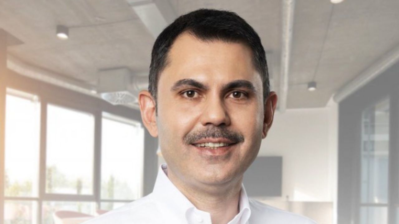 Murat Kurum miting sırasında vazelin dağıttı iddiası gündem oldu