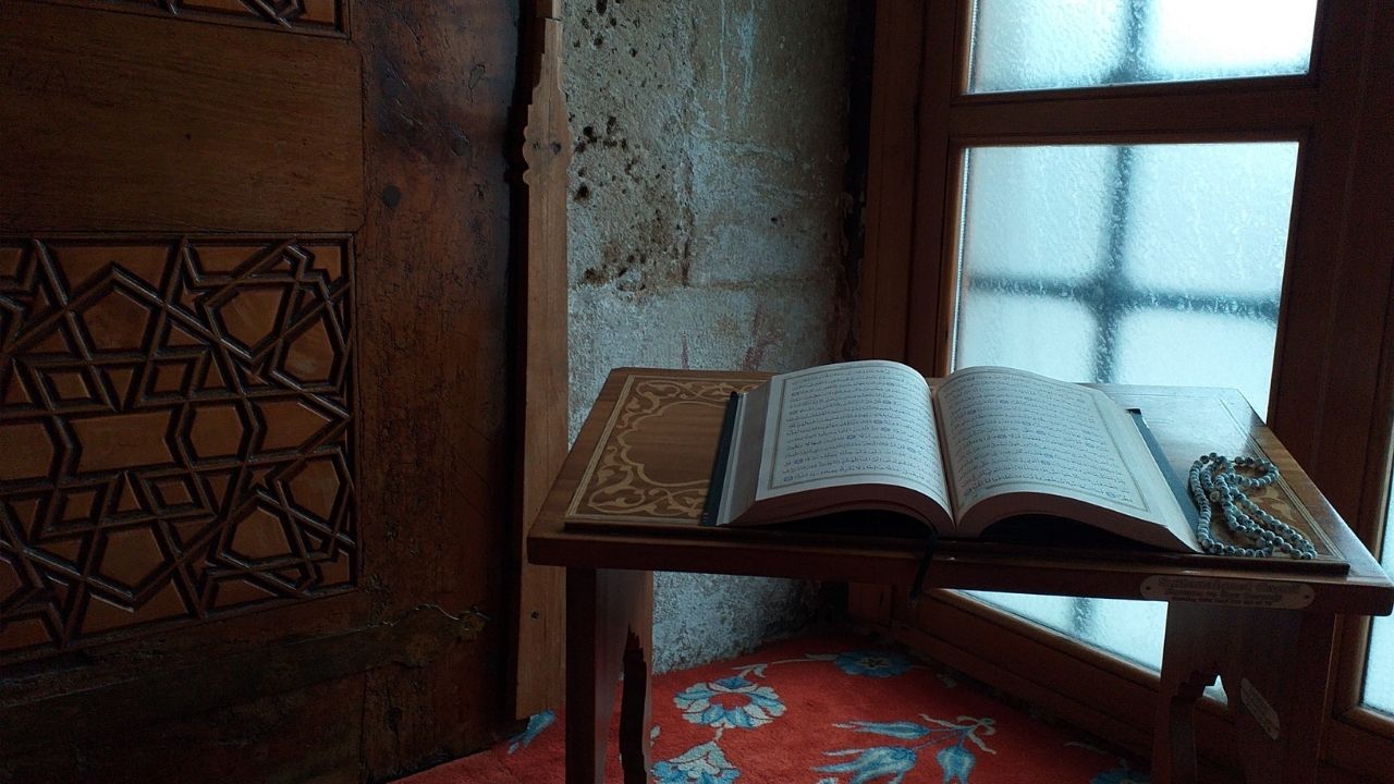 Berat Kandili için yeni, anlamlı, dualı, en güzel Hayırlı Kandiller Mesajları