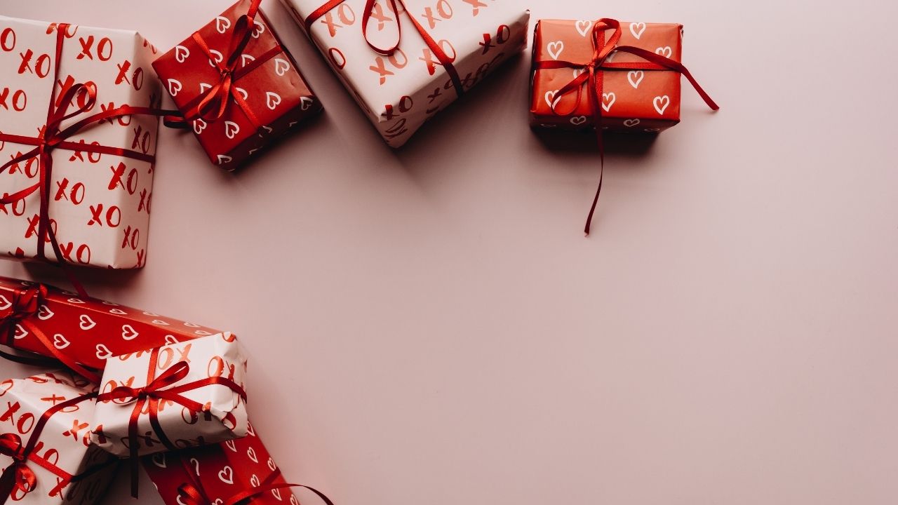 8 Mart Dünya Kadınlar Günü'nde hediye olarak ne alınmalı? Anlamlı hediye örnekleri neler?