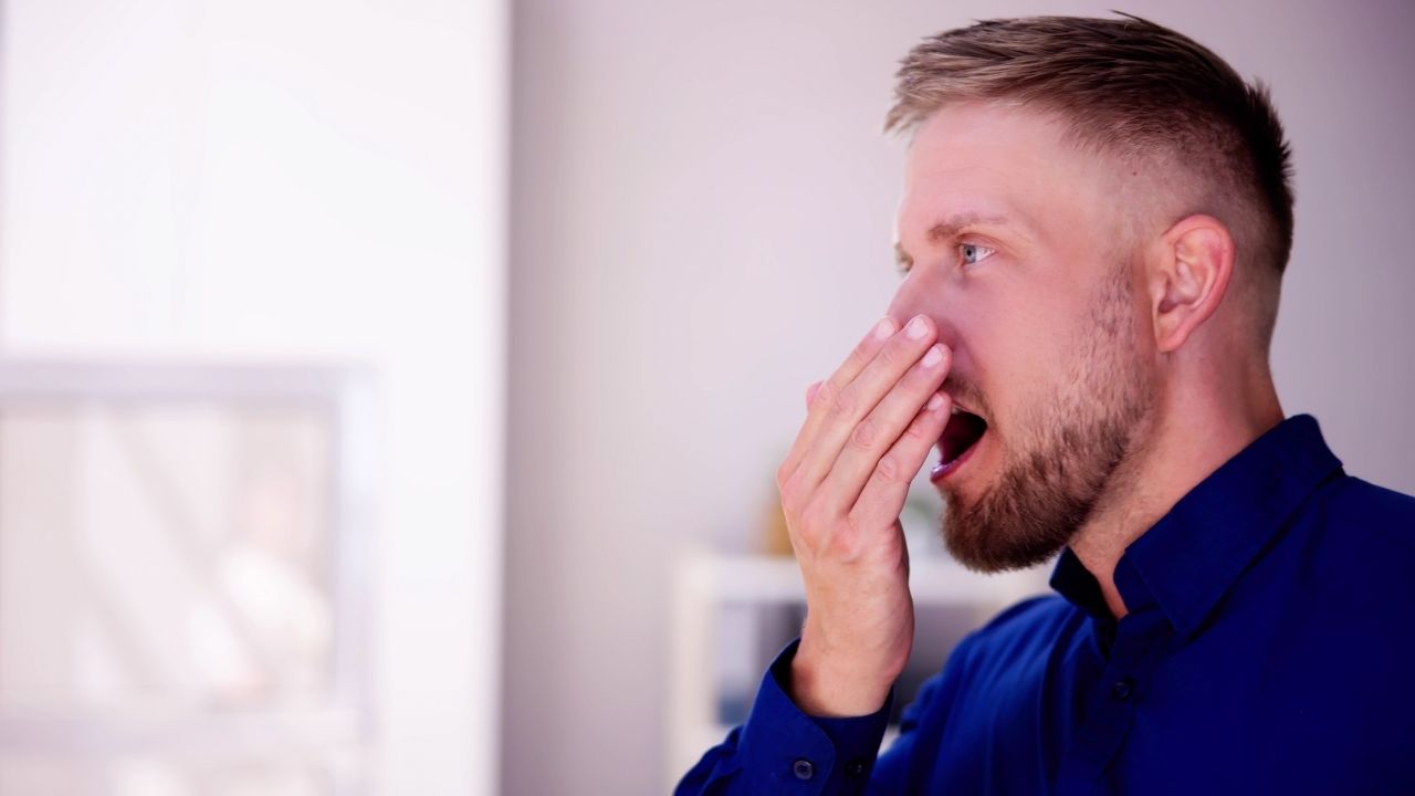 Ağız kokusu artık korkulu rüyanız olmasın! Tek fısla ağız kokusunu yok eden doğal tarif