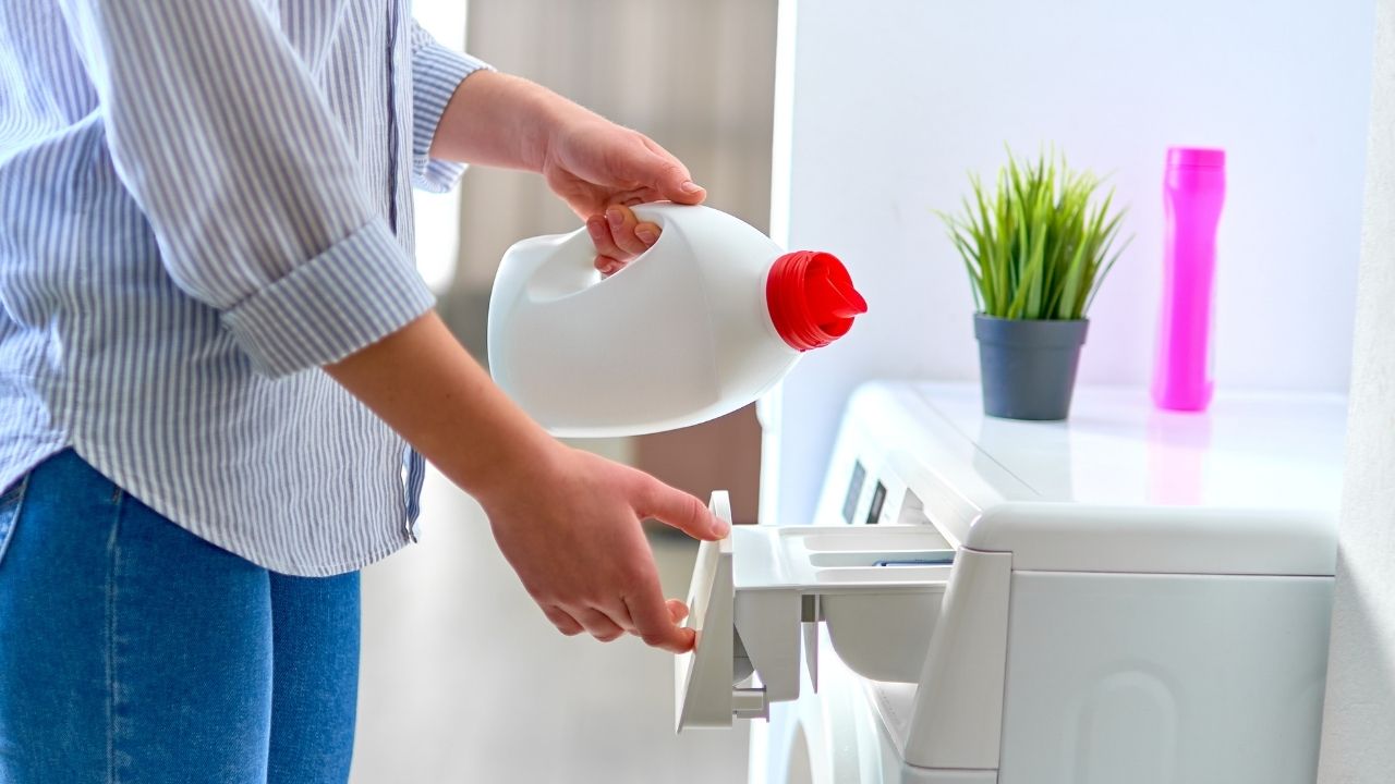 Evde yumuşatıcı nasıl yapılır? Kimyasal kullanmadan ev yapımı yumuşatıcı tarifi