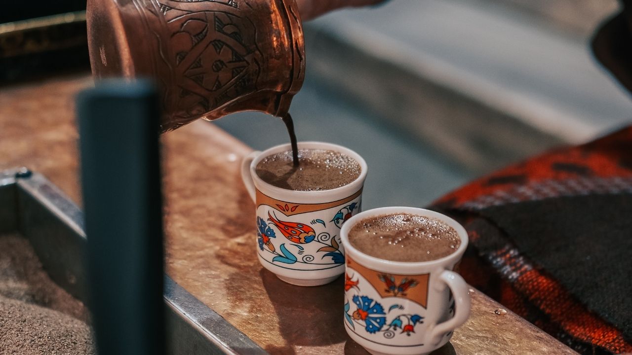 Kahve falında melek kanadı görmek ne anlama gelir? Falda melek kanadı görmek neye işaret eder?