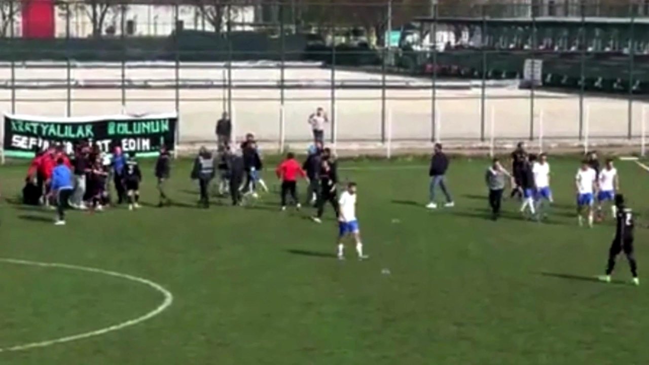 Amatör Maçta Kavga Çıktı: 3 Taraftar Gözaltına Alındı