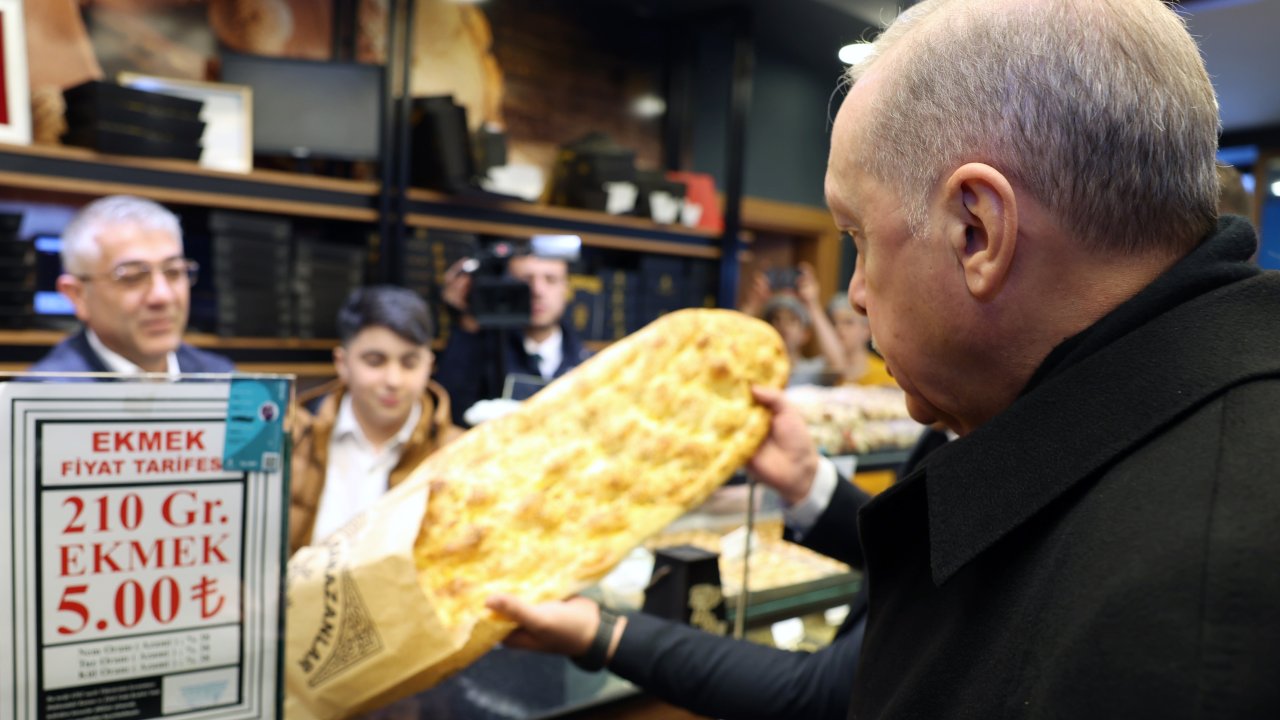 Cumhurbaşkanı Erdoğan Fırından Pide Aldı