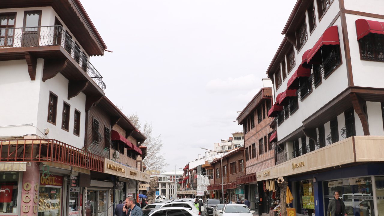 Asırlık Çarşıdaki Restorasyonda Sona Gelindi