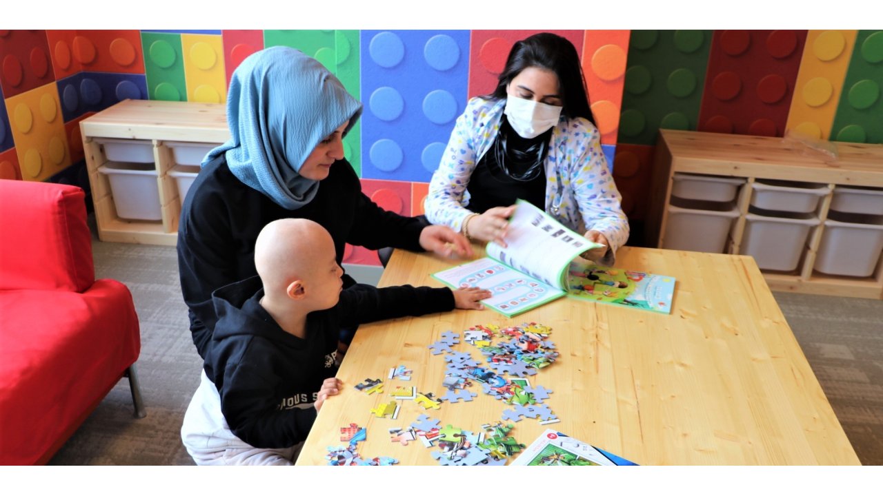 Depreme Hastanede Yakalanan Down Sendromlu Lösemili Muhammed, Ankara'da Tedavi Oluyor