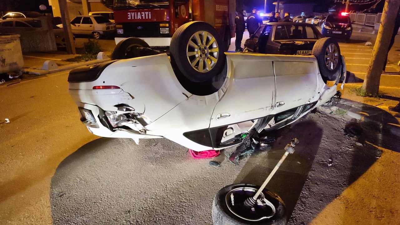 Edirne'de İki Otomobil Çarpıştı: 1’i Ağır 3 Yaralı