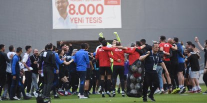 Altay'da Kümede Kalma Sevinci