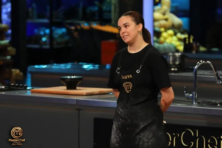 0x0-masterchef-kim-elendi-tv8-ile-12-kasim-2023-masterchef-all-stara-veda-eden-kim-oldu-hangi-yarismaci-1699852089752.jpeg